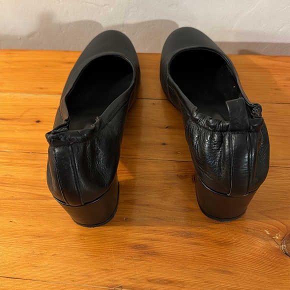 Frank & Oak size 8 1/2 leather heels - Picture 3 of 5